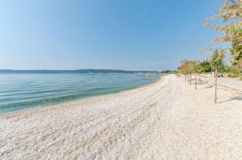 Beach 2, Apartments Tomo - Near Airport, Kaštela