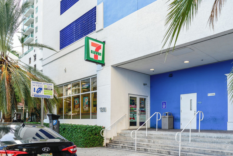 Exterior 2, Brickell Bay 3318, Miami-Dade