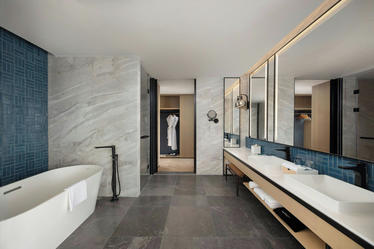 Bathroom 4, Four Points By Sheraton Wuhan Hankou, Wuhan