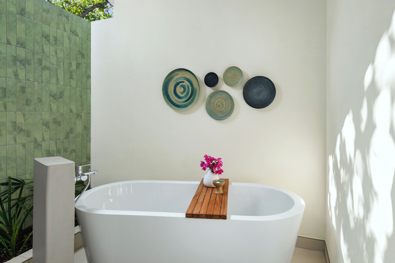Bathroom 5, NH Collection Maldives Reethi Resort, Baa Atoll