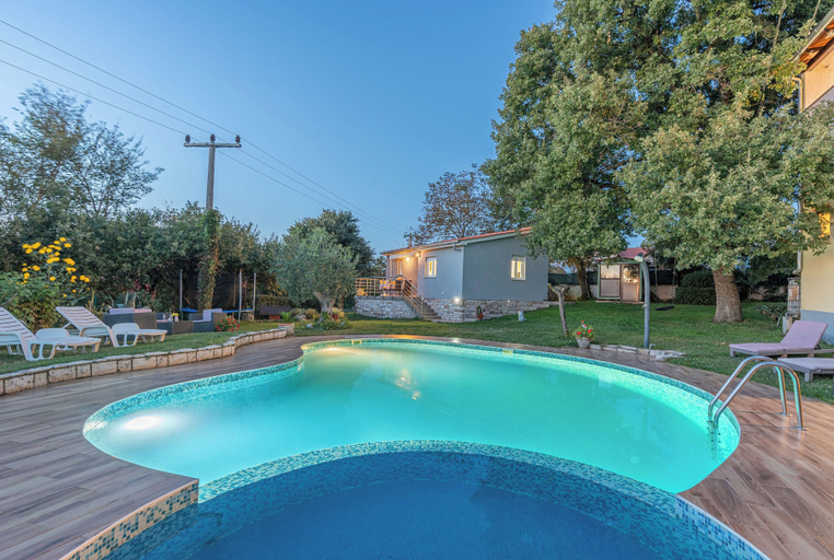 Outdoor pool 4, House Nina, Pazin