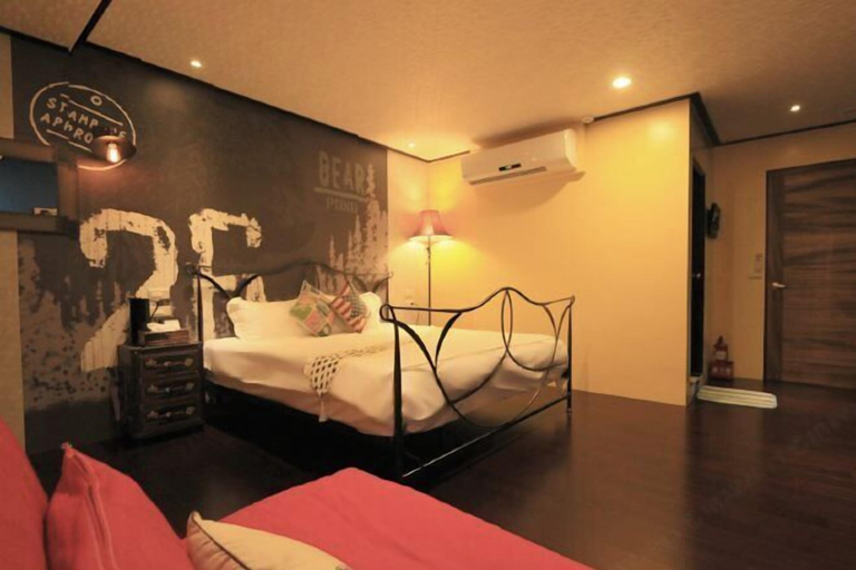 Bedroom 4, Mystery 13 Hostel, Yilan