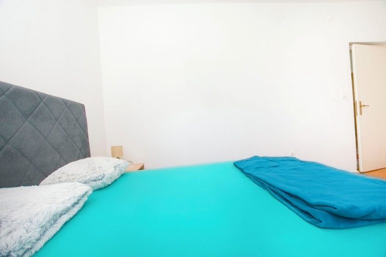 Room 5, House Cross, Zemunik Donji