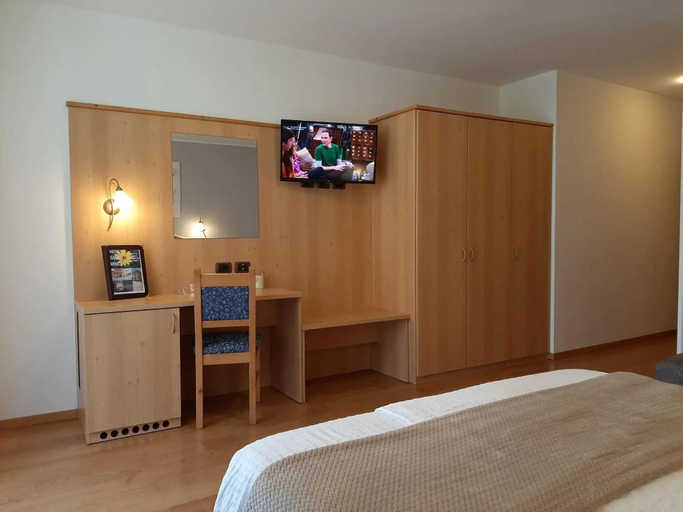 Bedroom 3, Hotel Garnì Arnica, Trento