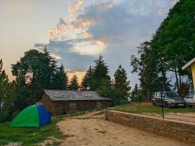 Parking, The Hideaway Chail, Shimla
