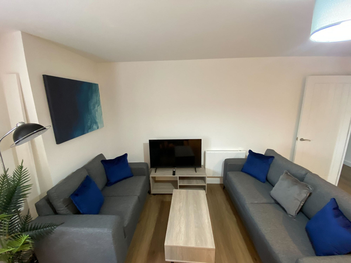Living area 4, The Square Apartments Flat 3, Swindon