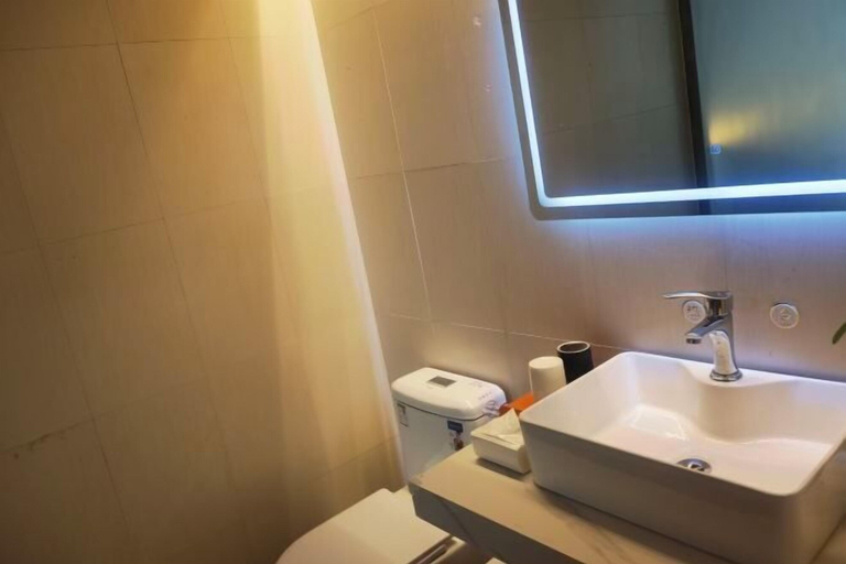 Bathroom 5, Quanzhou Xingang Hotel, Quanzhou