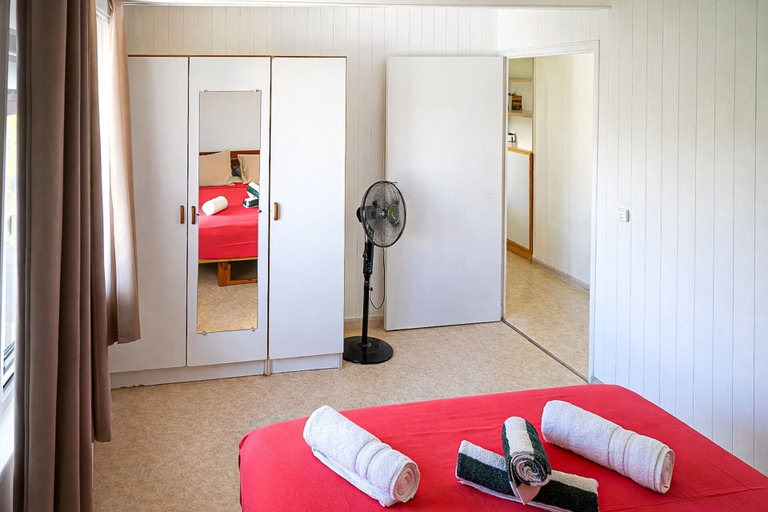 Room 3, Fare Torehau
