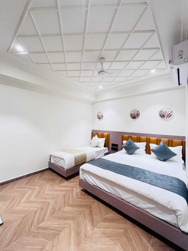 Room 3, Hotel Lee Prime, Ahmadabad