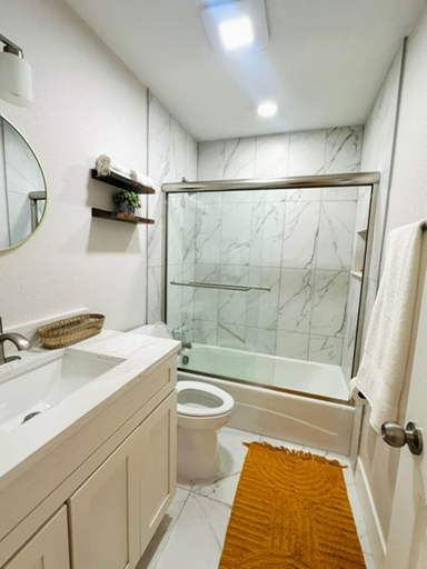 Bathroom 4, Casa De Campo Duplex Retreat, Hillsborough
