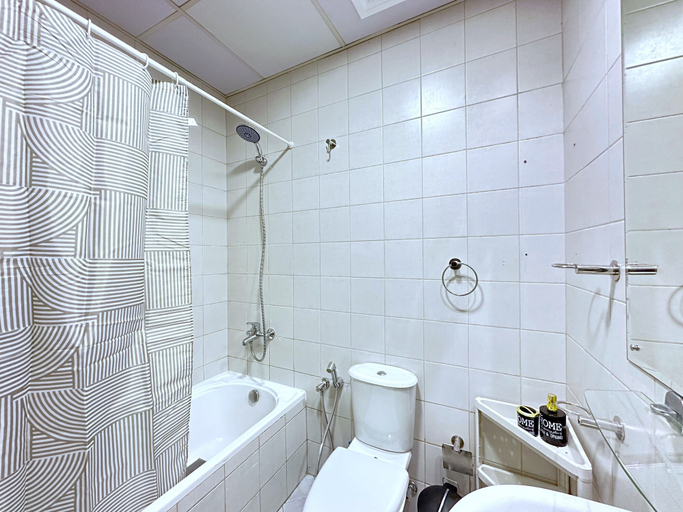 Bathroom 2, Luxury Studio with Marina View, Dubai