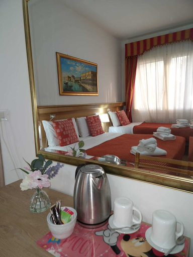 Others 5, Hotel Tito, Venezia