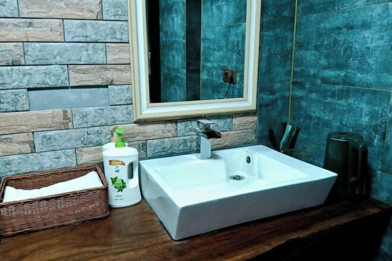 Bathroom 3, Wuzhen Jinshui Minju, Jiaxing