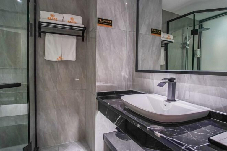 Bathroom 3, Longqiao Hotel (Yichang Yiting Three Gorges Airport), Yichang