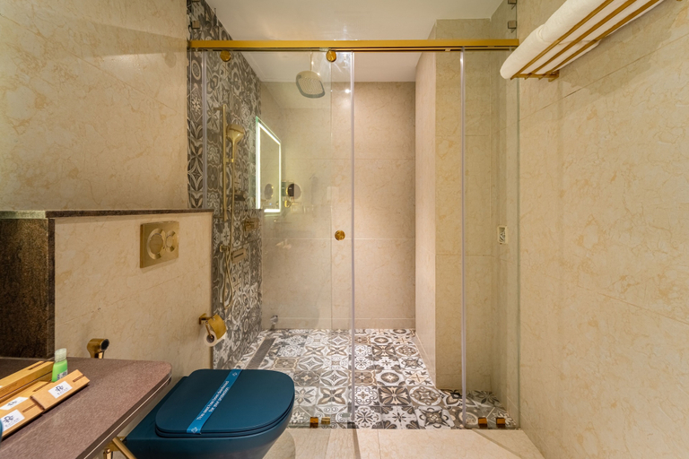 Bathroom 2, Ratan International, Puducherry
