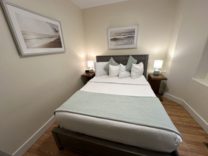 Room 5, 86 Dr Marcus House - Popular Broadway Area 6 Bedroom Home, Newport