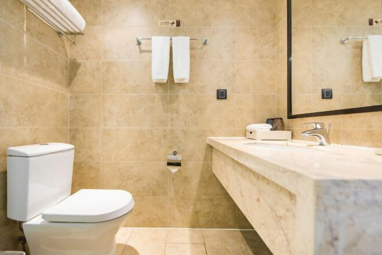 Bathroom 5, Minsheng Hotel, Yichang