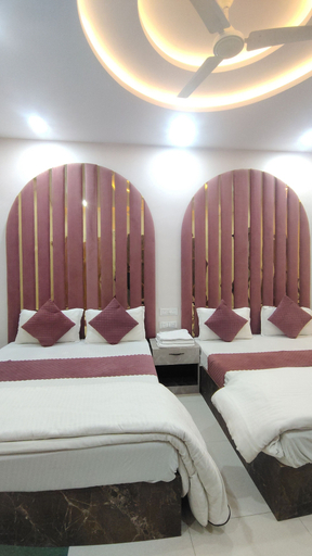 Room 2, Hotel Kesar, Satna