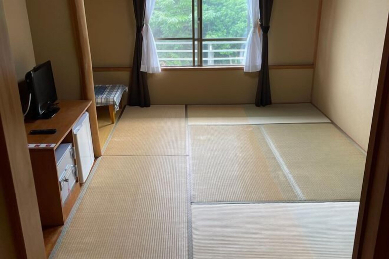Bedroom, Izu One Club, Itō