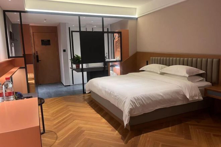 Bedroom 5, SMIR International Hotel, Linfen
