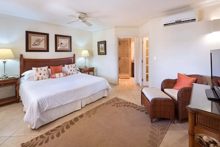 Room 2, Sapphire Beach 205 3 Bedroom Condo