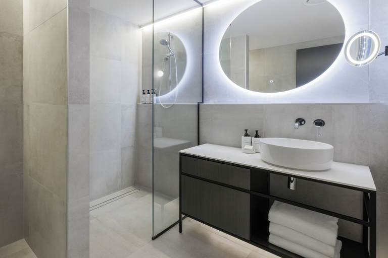 Bathroom 4, The Mayfair, Christchurch