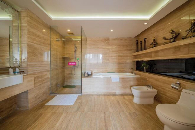Bathroom 4, Shengzhan Hotel, Chongzuo