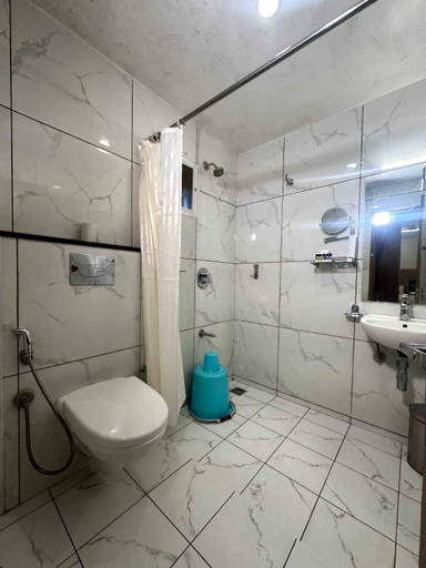 Bathroom 3, YAM HOTEL, Thiruvananthapuram