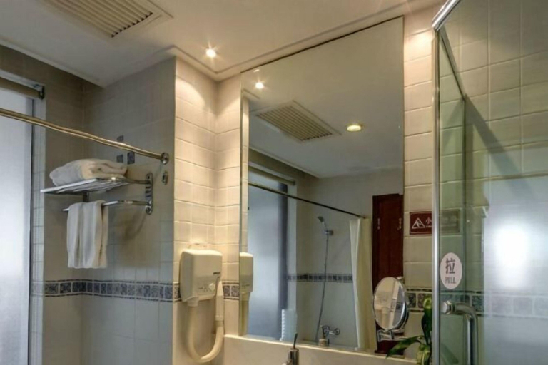 Bathroom 4, Lake Malaren Hotel, Shanghai