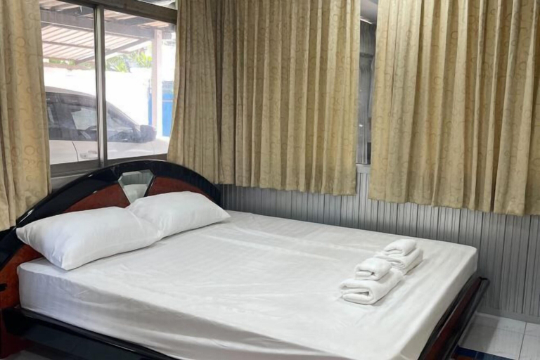 Room 1, home rama4, Khlong Toey