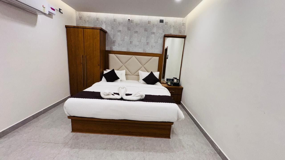 Room 3, SS Grand Luxury Hotel-Ananthapuramu, Anantapur