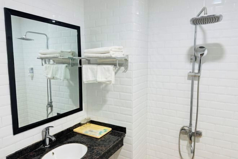Bathroom 3, Juntailai Hotel, Hainan