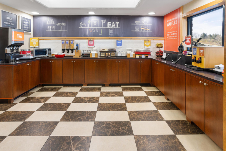Food & Drinks 5, Hampton Inn Frostburg, Allegany
