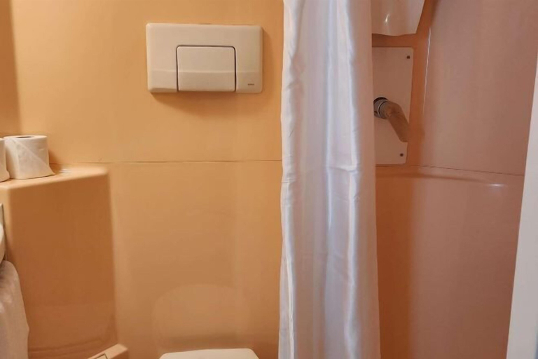 Bathroom 5, Kyriad ECO - Roissy - Airport Paris-Charles de Gaulle, Val-d'Oise
