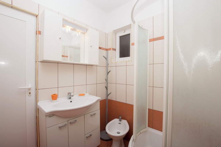 Bathroom 4, Apartments Adriana, Senj