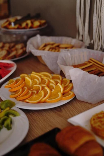 Food & Drinks 5, Resol Hotel 2, Sarandës