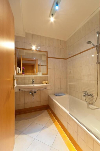 Bathroom 5, Hotel Pension Koch, Zell am See