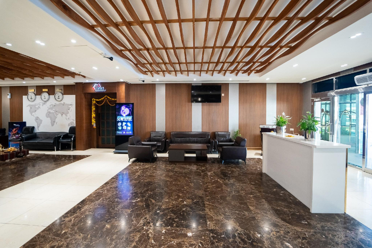 Public Area 2, Smana Hotel, Dubai