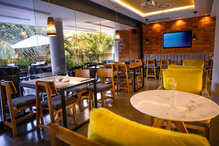 Food & Drinks 4, Le Pelican, Asunción