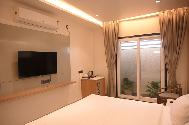 Room 3, The Citrine Hotel, Hoshangabad