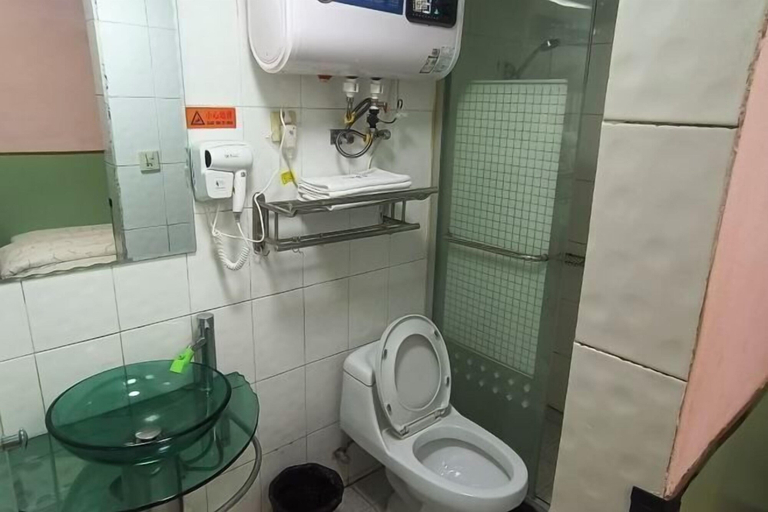 Bathroom 3, Yuanmeng Hotel, Shanghai