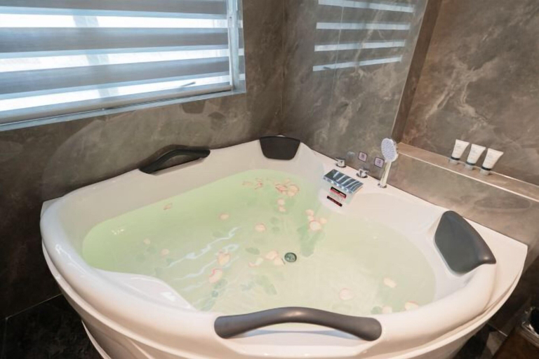 Bathroom 3, Nujiang Hotel, Nujiang Lisu