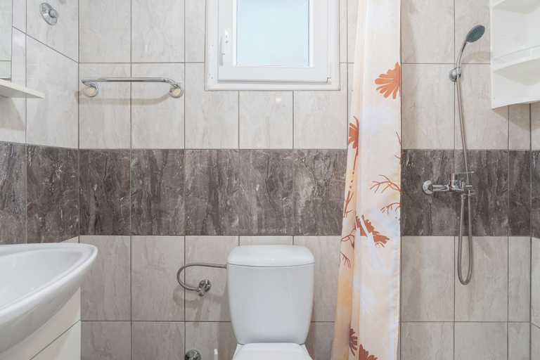 Bathroom 3, Apartments Snjeza, Vir