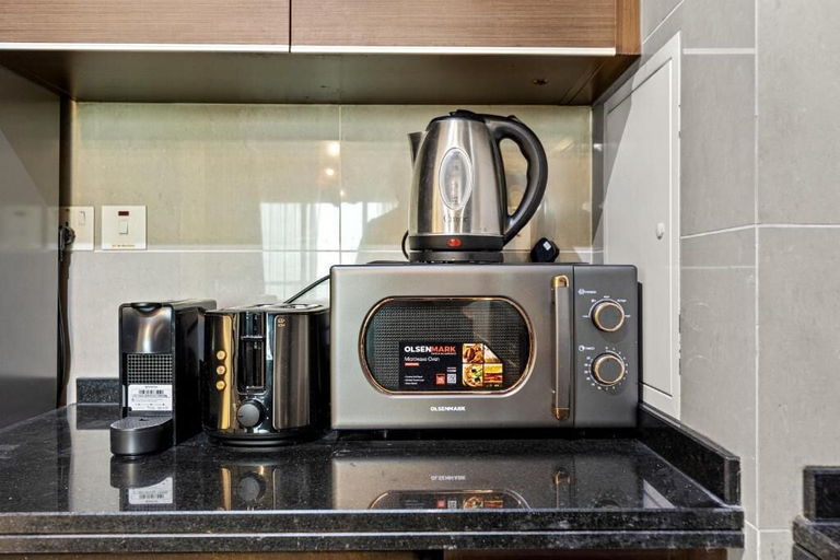 Microwave, Bloomfields Elevated 2BR in Marina Heigh, Abu Dhabi City