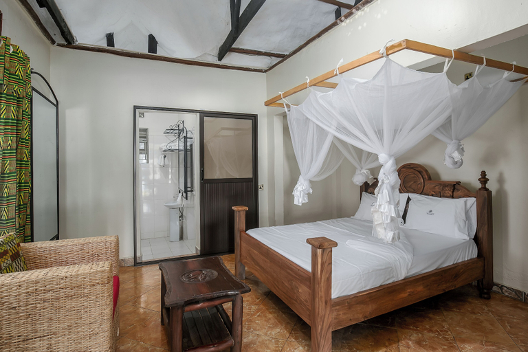 Room 2, sundiata beach resort, Entebbe