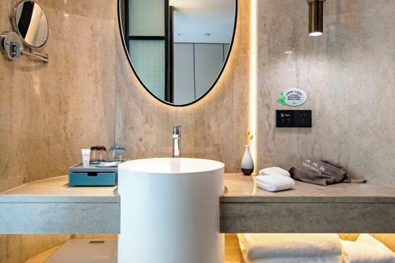 Bathroom 4, Taoxichuan Traders Hotel, Jingdezhen
