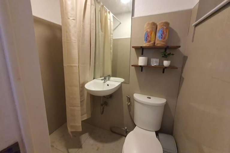 Bathroom 2, West Coast Beach House, Moalboal