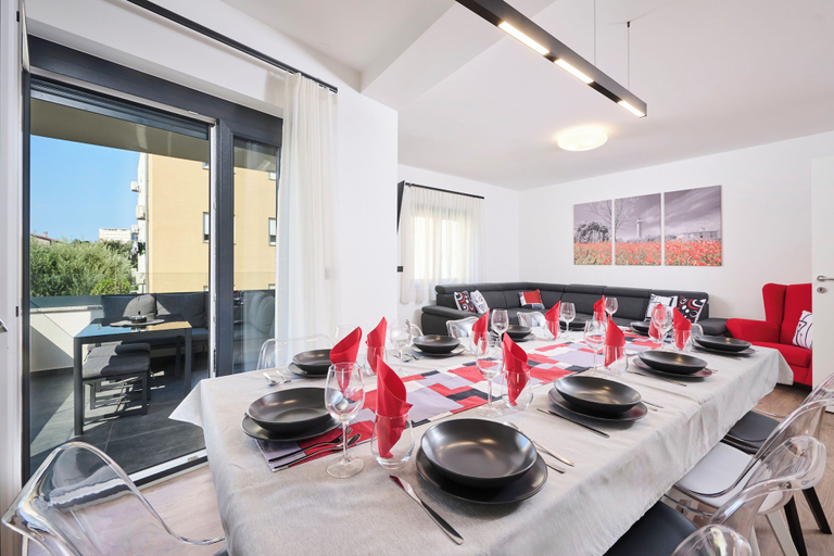 Dining 5, House Tinis, Umag