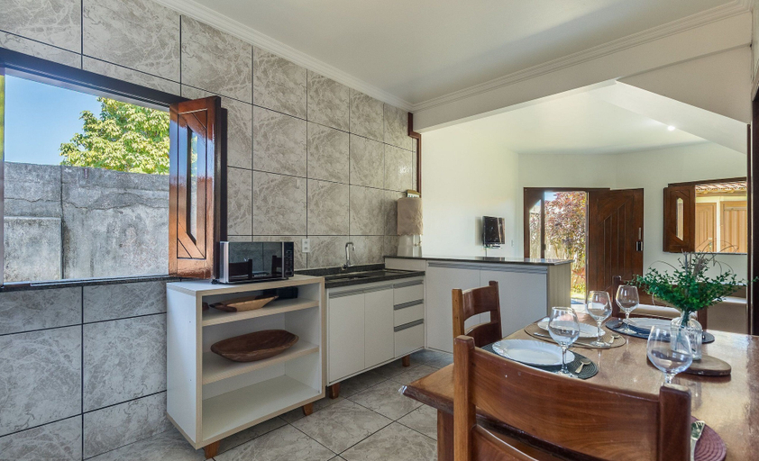 Private kitchen 5, Apt w/ Balcony 600m From the Beach Qda0001, Santa Cruz Cabrália