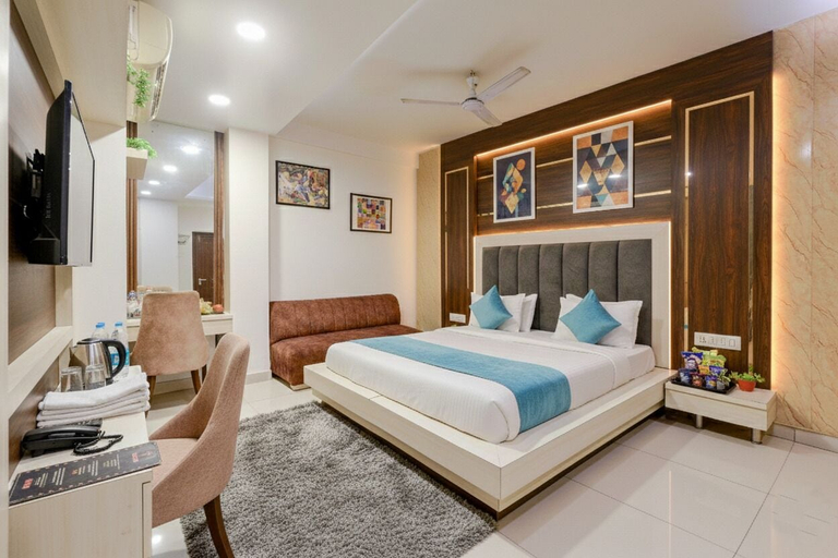 Room 2, Hotel Cozy Nest Rohini, Delhi